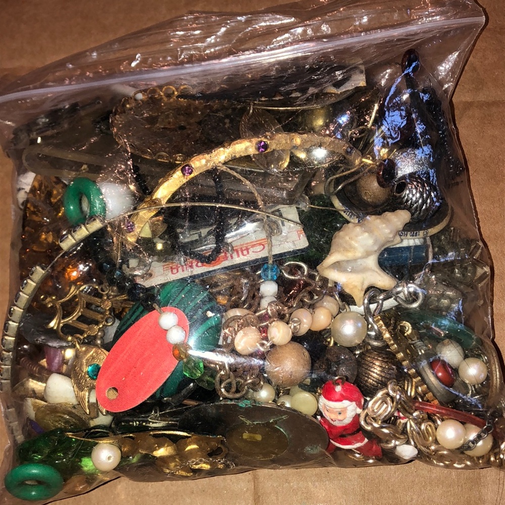 Broken DIY Crafting Vintage Costume Jewelry Lot